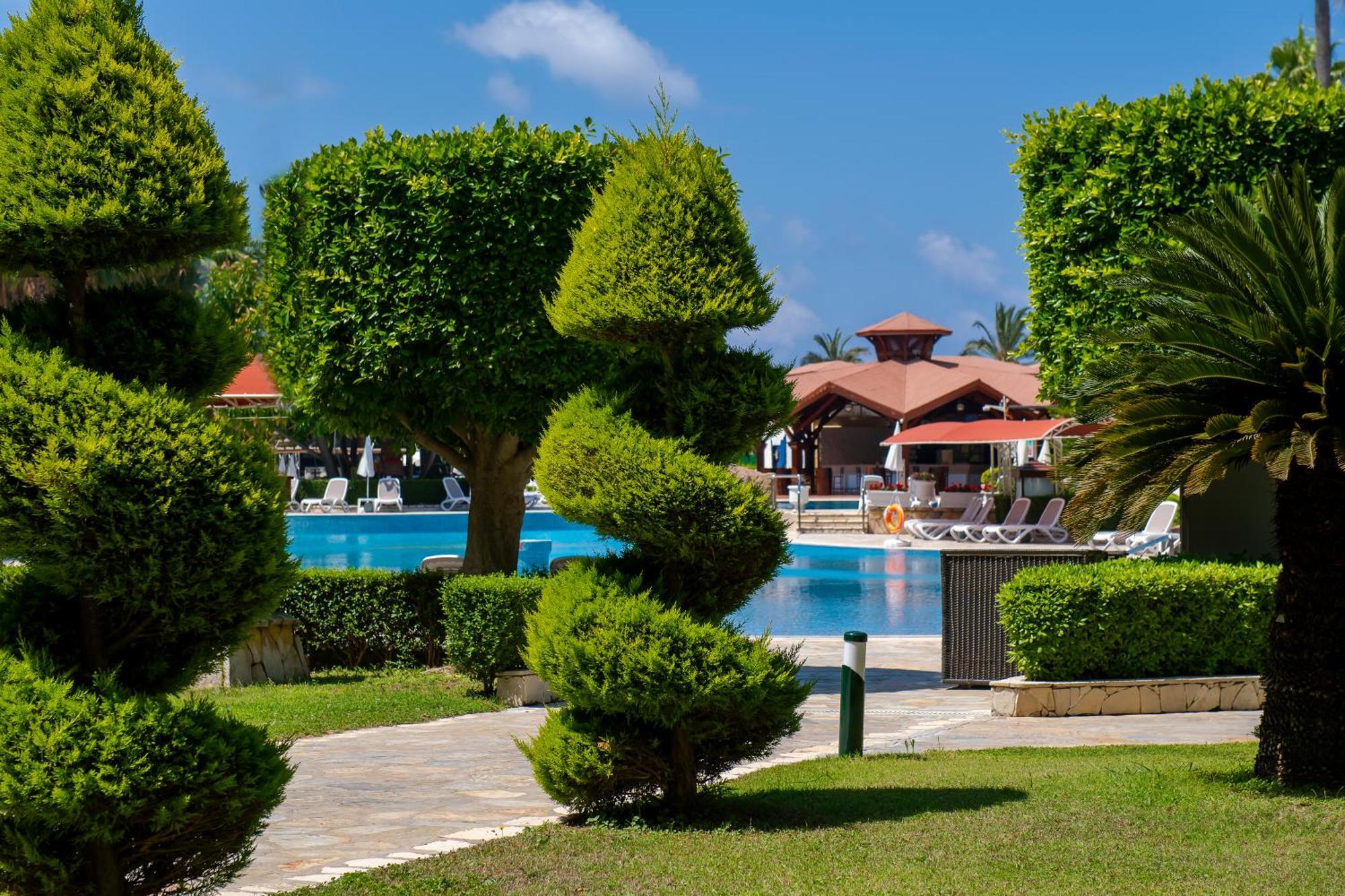 Miramare Queen Hotel Side Exterior photo